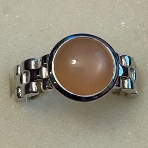 Peach moonstone 925 silver chainlink ring. Size 7.